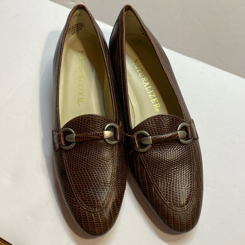 Naturalizer women’s Brown Textured Weave Loafers Flats Leather size 7.5